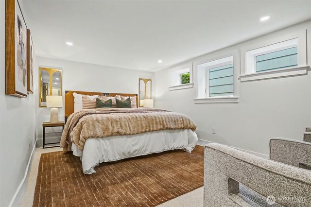 604 N 44th Street, Seattle, WA 98103