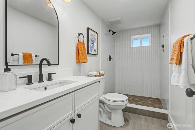 604 N 44th Street, Seattle, WA 98103