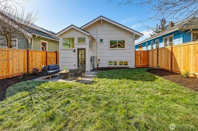 604 N 44th Street, Seattle, WA 98103