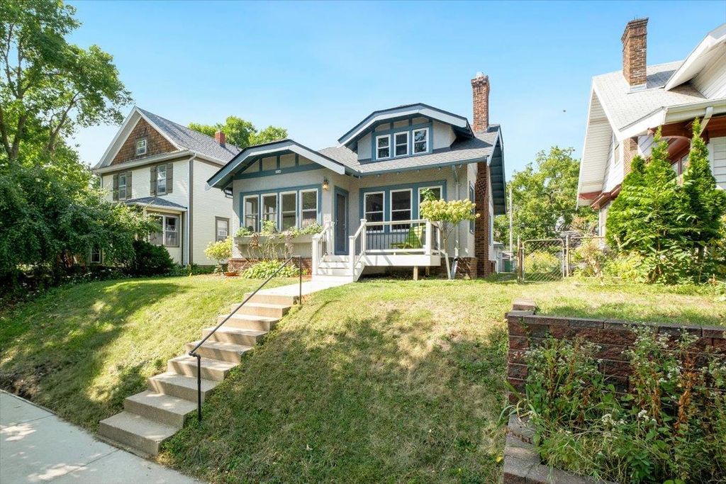2606 Hayes Street NE, Minneapolis, MN 55418