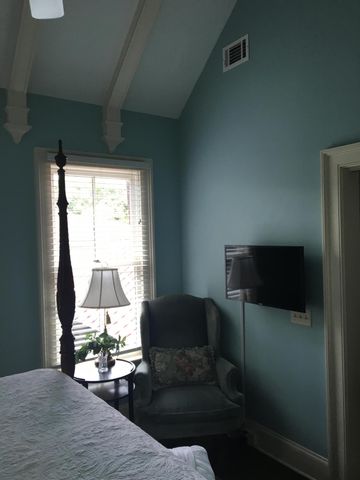 17 West Street, Charleston, SC 29401