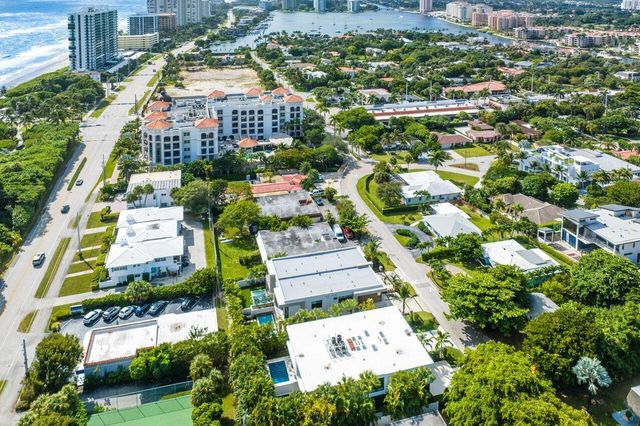 130 NE Wavecrest Way, Boca Raton, FL 33432