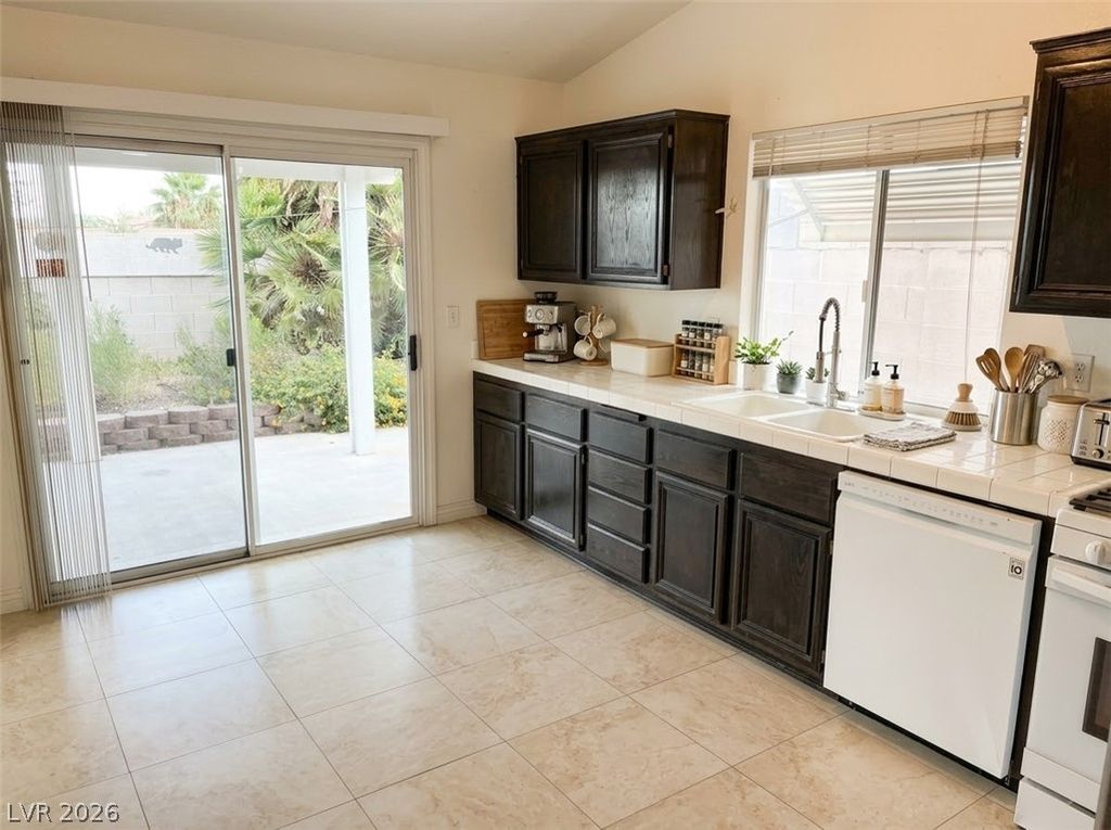 8121 Chambersberg Street, Las Vegas, NV 89147 — photo 4
