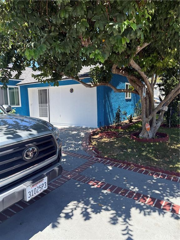 8201 Yarmouth Avenue, Reseda, CA 91335 — exterior