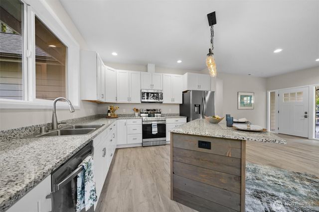 11813 Island Drive, Anderson Island, WA 98303