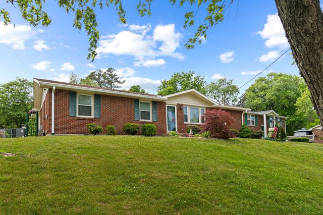 1517 Gasser Dr, Antioch, TN 37013
