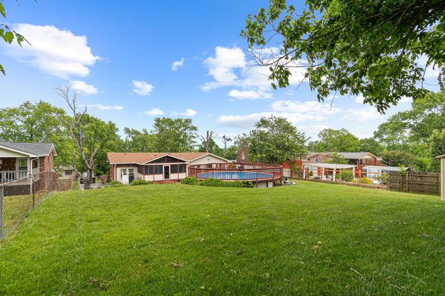 1517 Gasser Dr, Antioch, TN 37013