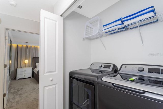 986 SPLASH SHOT PLACE, Davenport, FL 33896