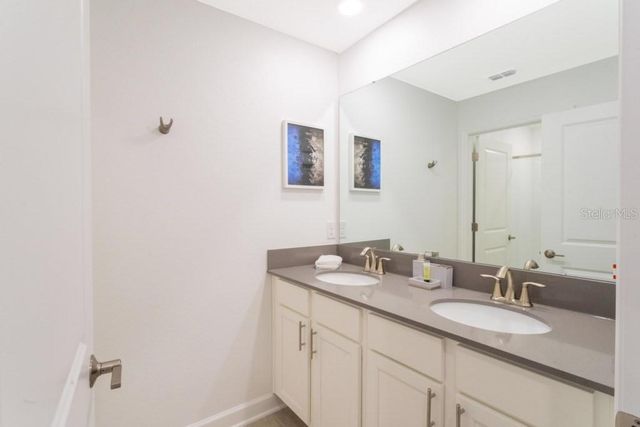 986 SPLASH SHOT PLACE, Davenport, FL 33896