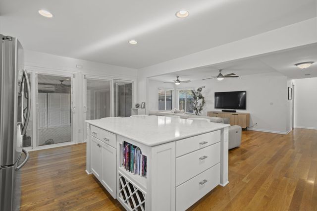 24 N Merkle Road, Bexley, OH 43209
