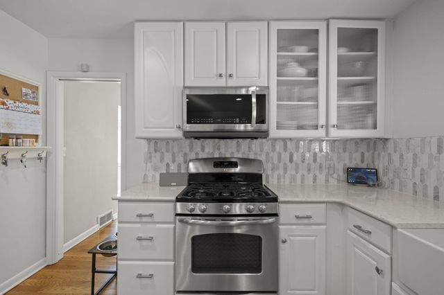 24 N Merkle Road, Bexley, OH 43209