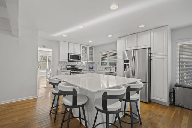 24 N Merkle Road, Bexley, OH 43209
