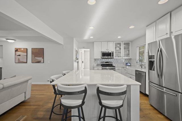 24 N Merkle Road, Bexley, OH 43209