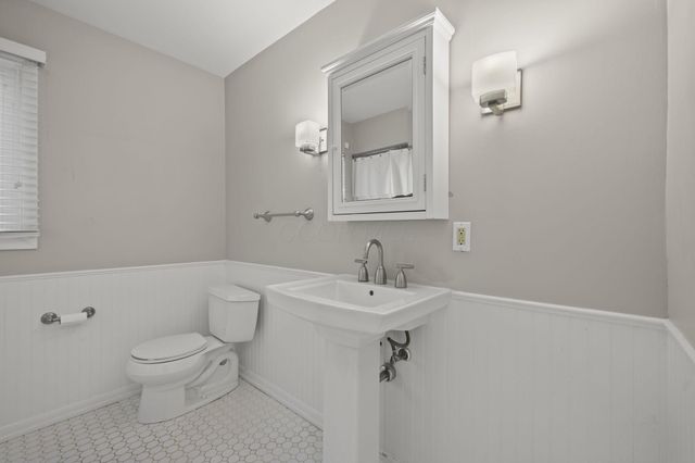24 N Merkle Road, Bexley, OH 43209