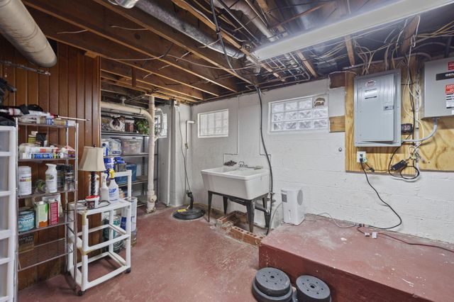 24 N Merkle Road, Bexley, OH 43209