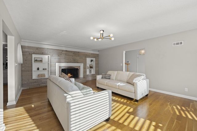 24 N Merkle Road, Bexley, OH 43209