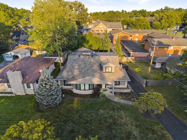 24 N Merkle Road, Bexley, OH 43209
