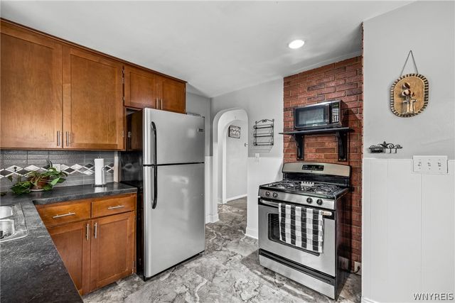 95 Westland Parkway, Cheektowaga, NY 14225
