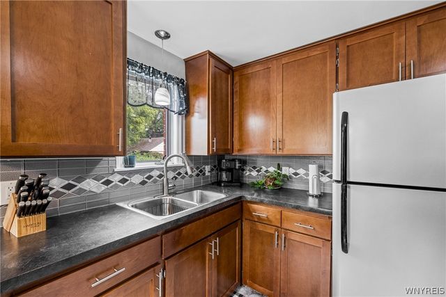 95 Westland Parkway, Cheektowaga, NY 14225