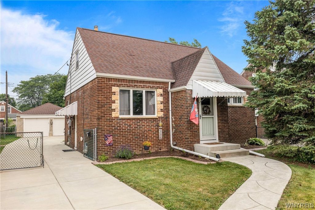 95 Westland Parkway, Cheektowaga, NY 14225