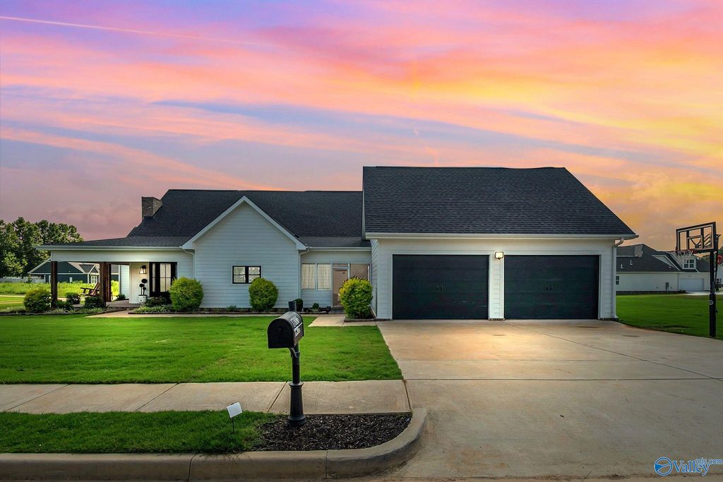 17886 Alma Lane, Athens, AL 35613