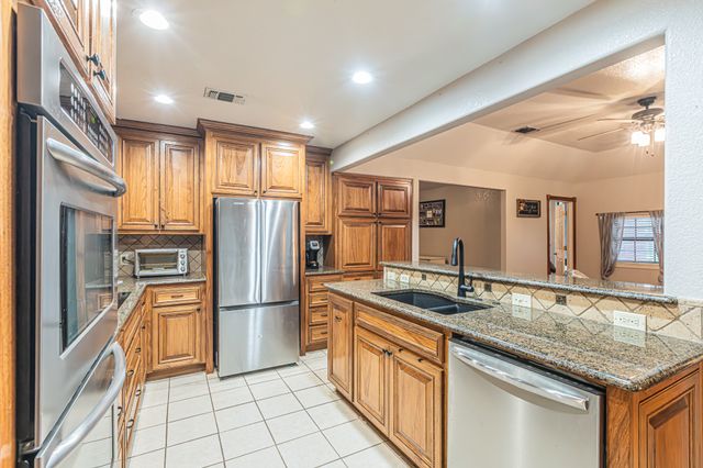 614 Overhill Road, Granbury, TX 76048