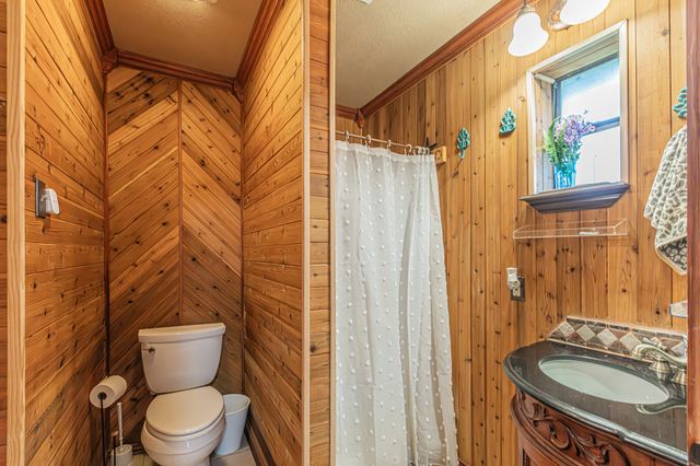 614 Overhill Road, Granbury, TX 76048