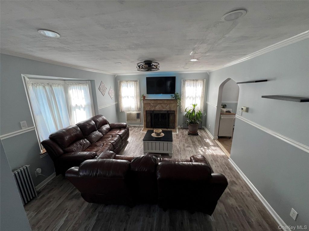 11 Bonaparte Place, Baldwin, NY 11510 — photo 3