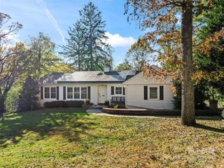 9 Hilltop Road, Biltmore Forest, NC 28803