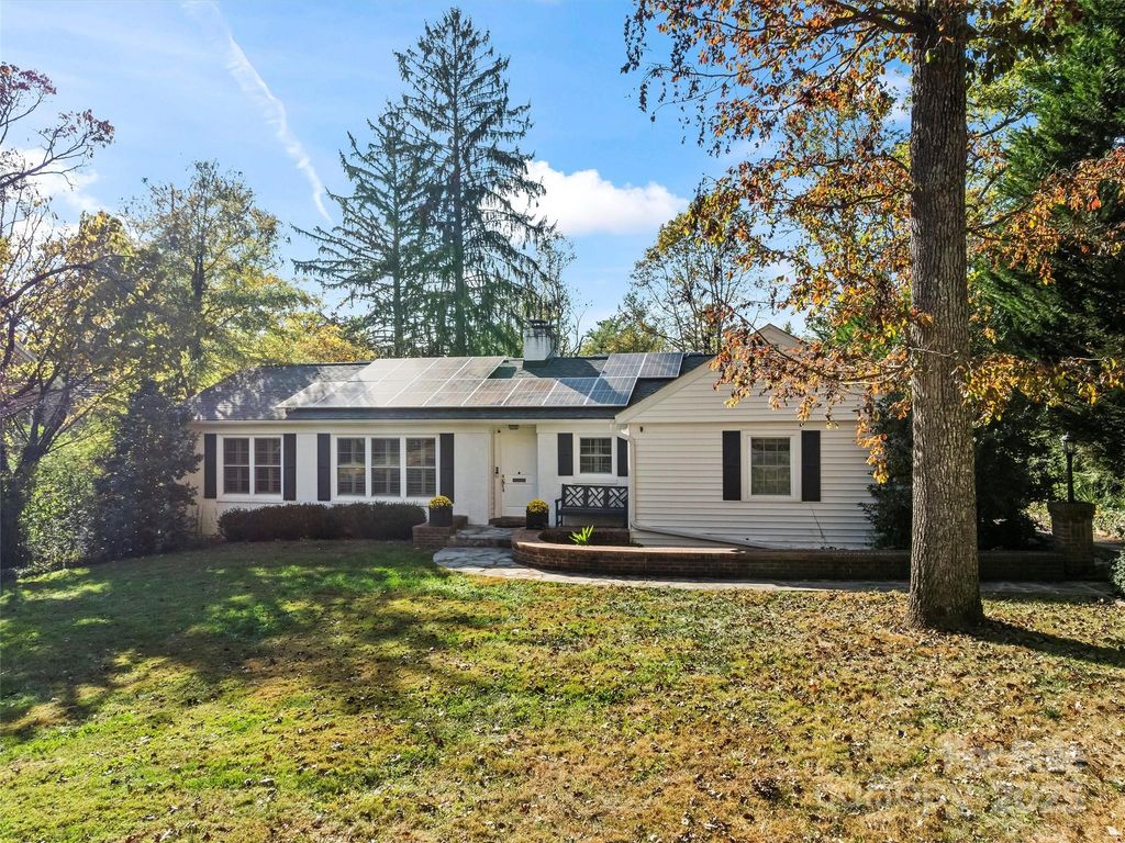 9 Hilltop Road, Biltmore Forest, NC 28803