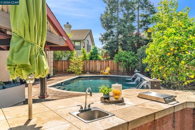 1174 Central Ave, Livermore, CA 94551