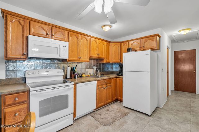 65 B Kennedy Drive B, Whiting, NJ 08759