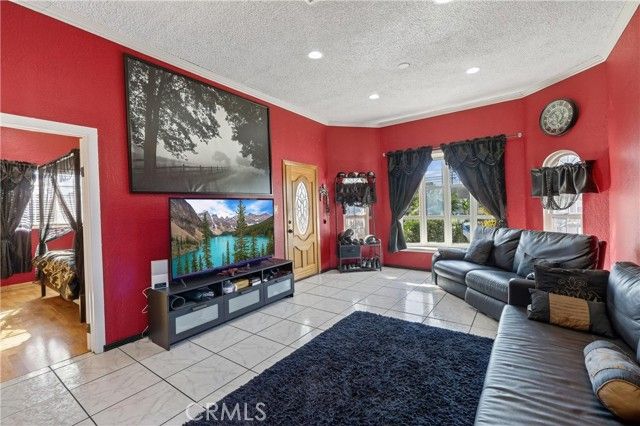 606 N Park, Pomona, CA 91768