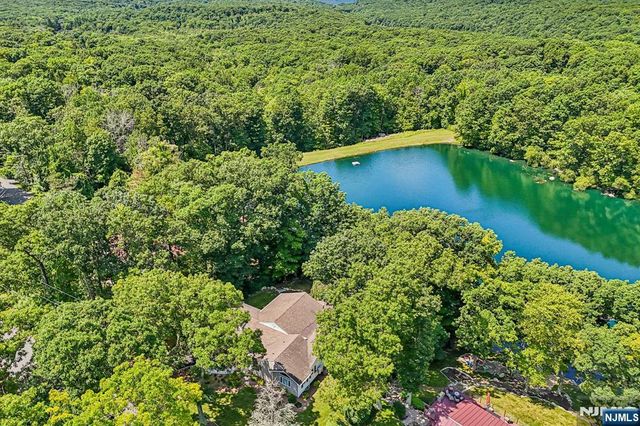 3 Beech Court, Hardyston, NJ 07460