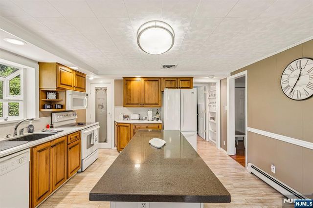 3 Beech Court, Hardyston, NJ 07460