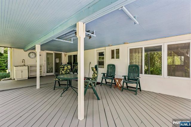 3 Beech Court, Hardyston, NJ 07460