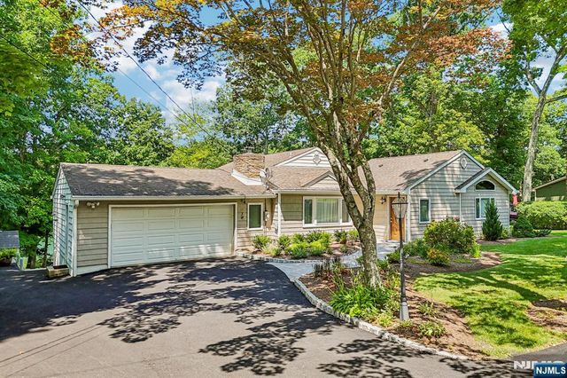 3 Beech Court, Hardyston, NJ 07460