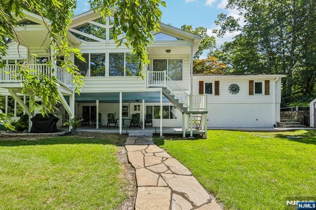 3 Beech Court, Hardyston, NJ 07460