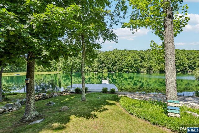 3 Beech Court, Hardyston, NJ 07460