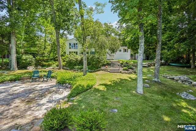 3 Beech Court, Hardyston, NJ 07460