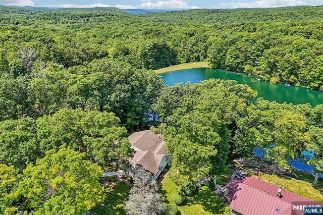 3 Beech Court, Hardyston, NJ 07460