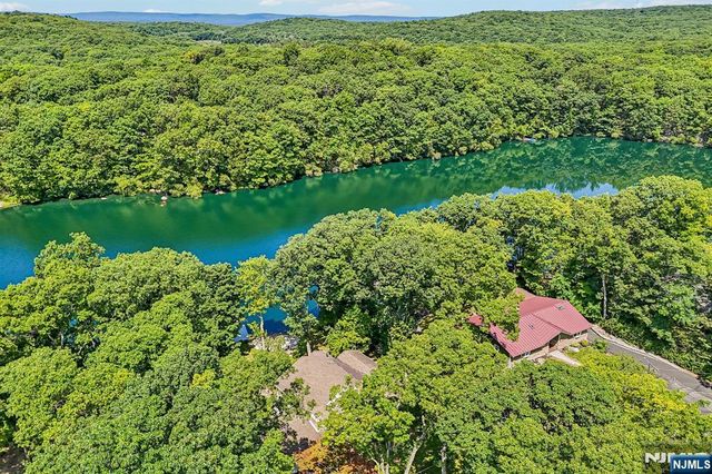 3 Beech Court, Hardyston, NJ 07460