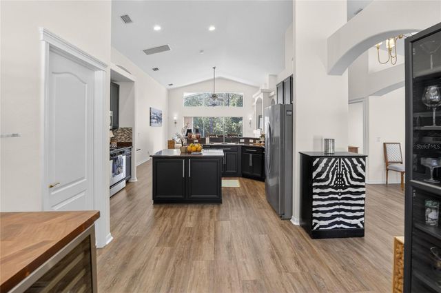 8215 MYRTLE POINT WAY, Tampa, FL 33647