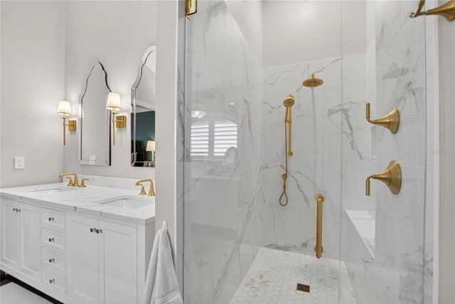 8215 MYRTLE POINT WAY, Tampa, FL 33647