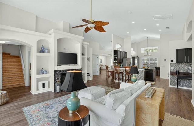 8215 MYRTLE POINT WAY, Tampa, FL 33647