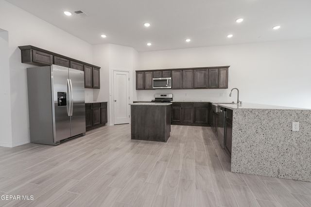 14361 Steve Joyce Parkway, El Paso, TX 79928