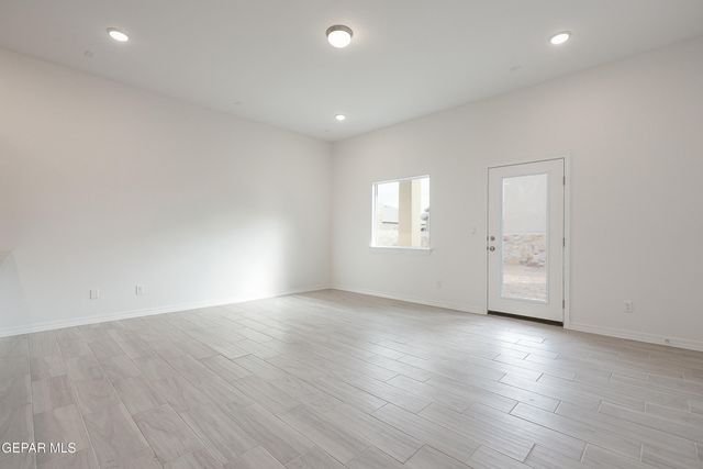 14361 Steve Joyce Parkway, El Paso, TX 79928