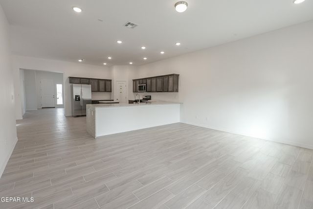 14361 Steve Joyce Parkway, El Paso, TX 79928