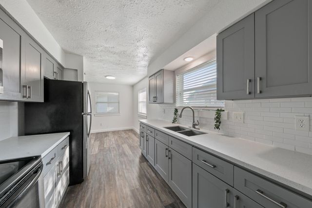 7003 Rockergate Drive, Missouri City, TX 77459