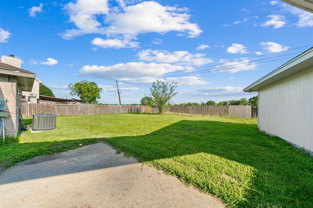 7003 Rockergate Drive, Missouri City, TX 77459